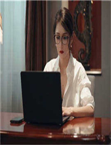 《性感美女扣逼》